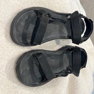Women’s size 8 Teva sandal